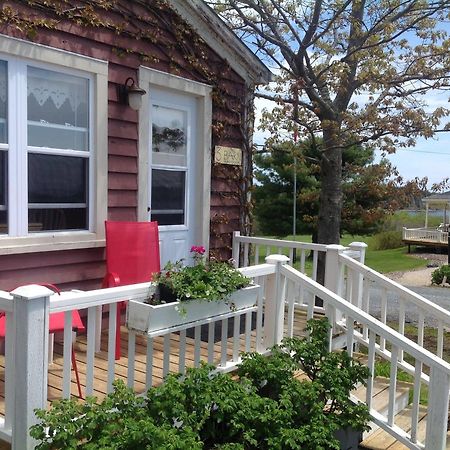 Bayview Pines Country Inn B&B Mahone Bay Bagian luar foto