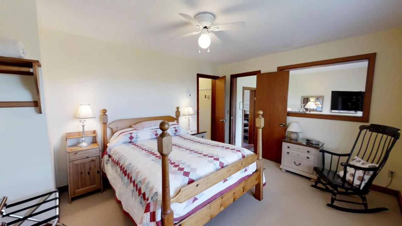 Bayview Pines Country Inn B&B Mahone Bay Bagian luar foto