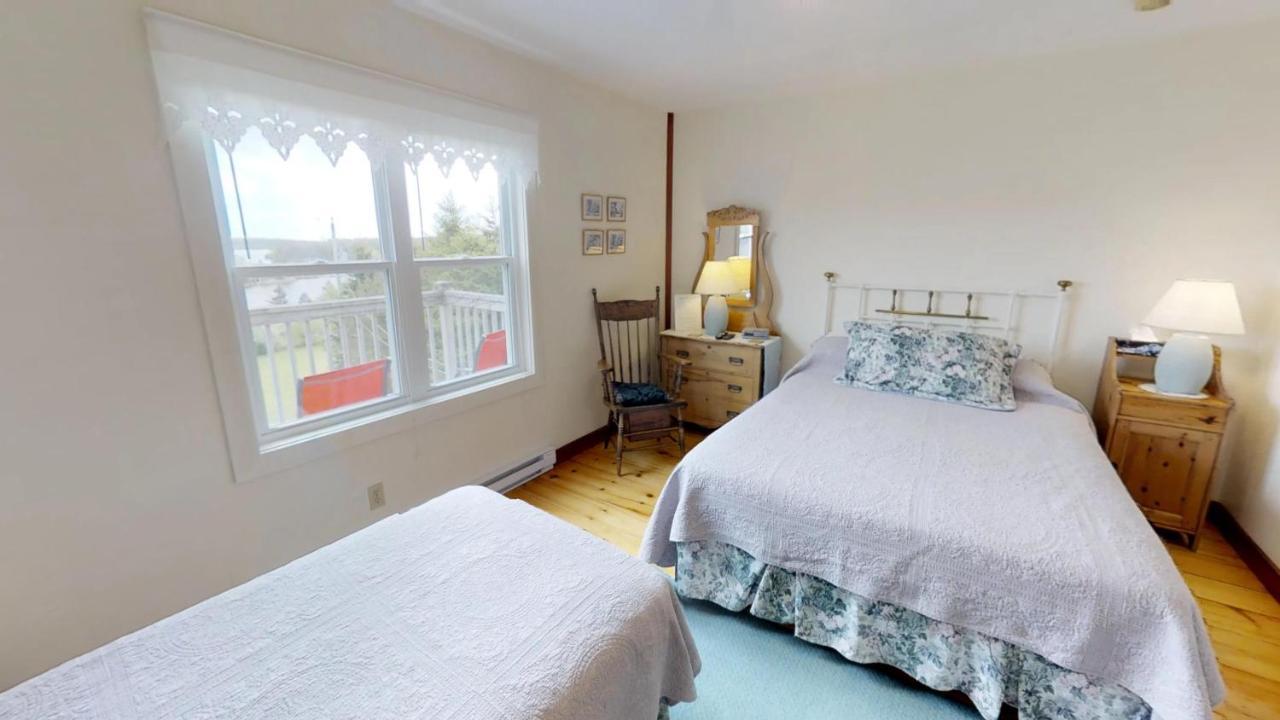 Bayview Pines Country Inn B&B Mahone Bay Bagian luar foto