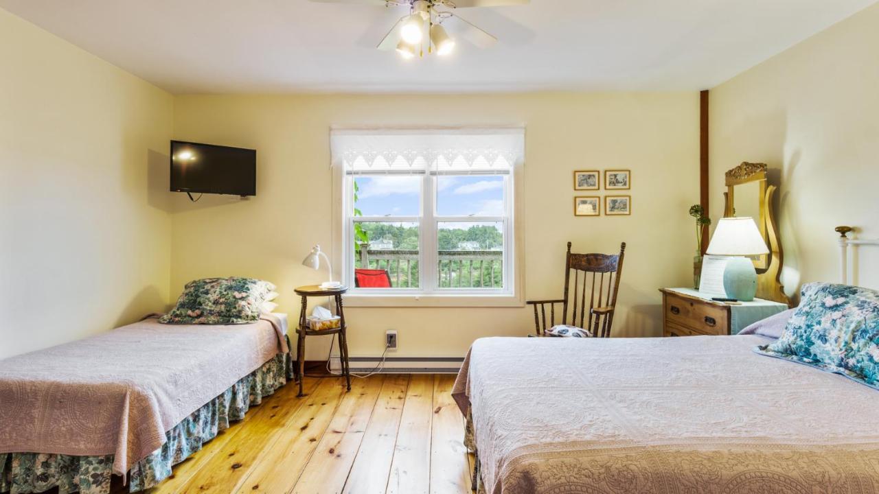 Bayview Pines Country Inn B&B Mahone Bay Bagian luar foto