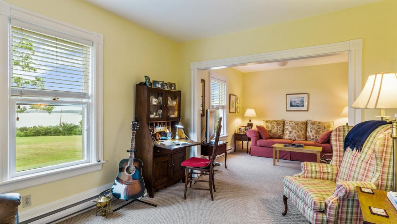Bayview Pines Country Inn B&B Mahone Bay Bagian luar foto
