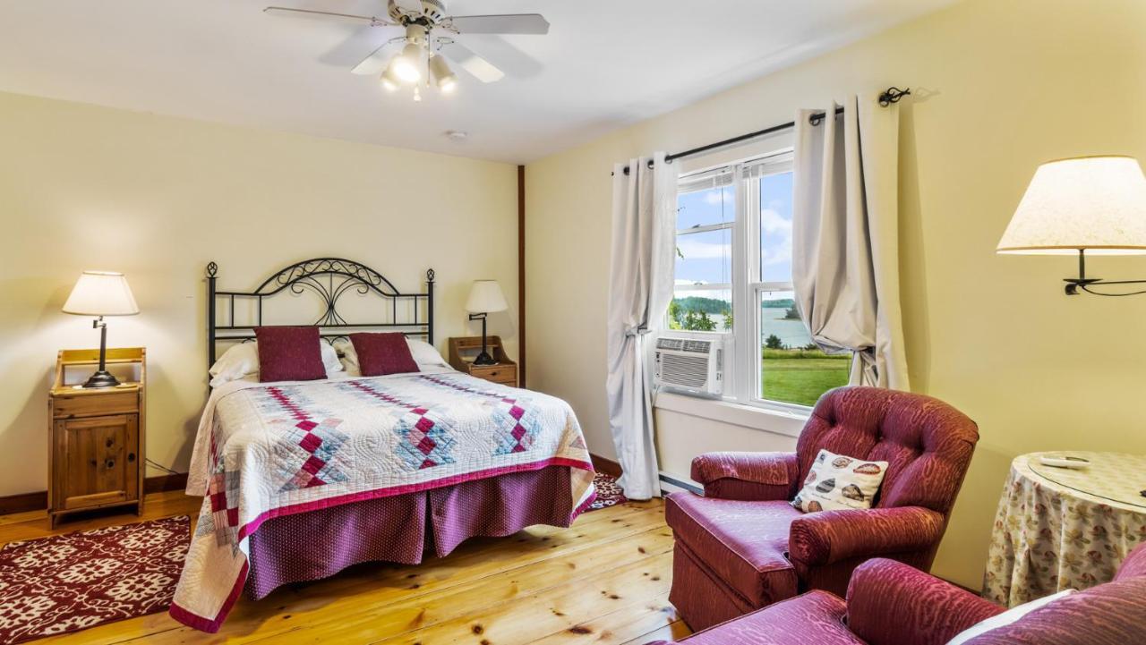Bayview Pines Country Inn B&B Mahone Bay Bagian luar foto