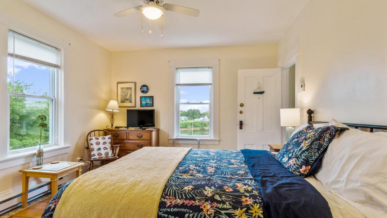 Bayview Pines Country Inn B&B Mahone Bay Bagian luar foto