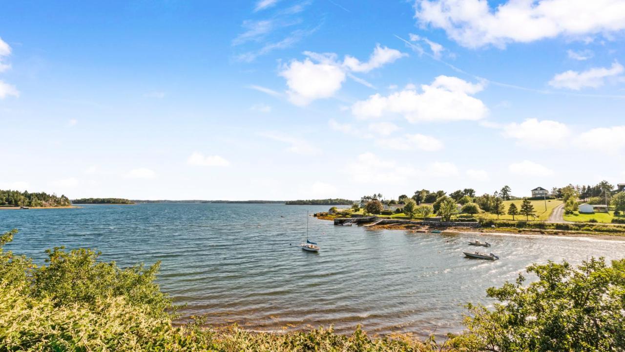 Bayview Pines Country Inn B&B Mahone Bay Bagian luar foto