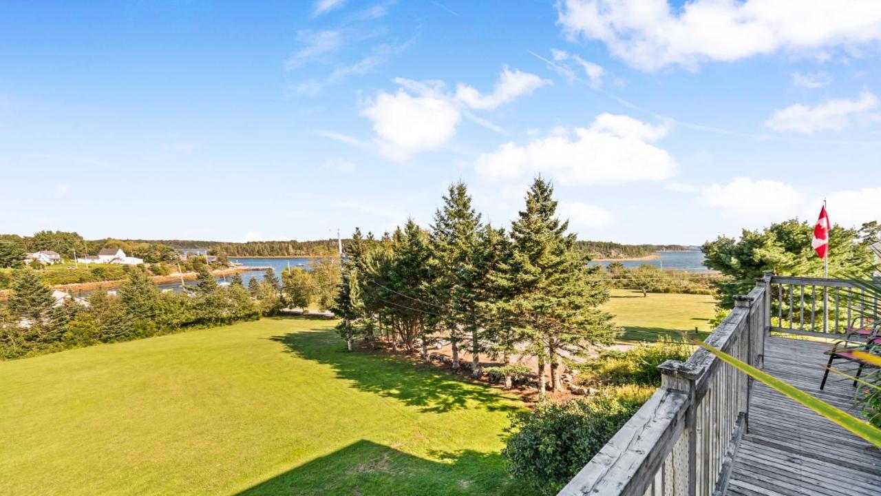 Bayview Pines Country Inn B&B Mahone Bay Bagian luar foto