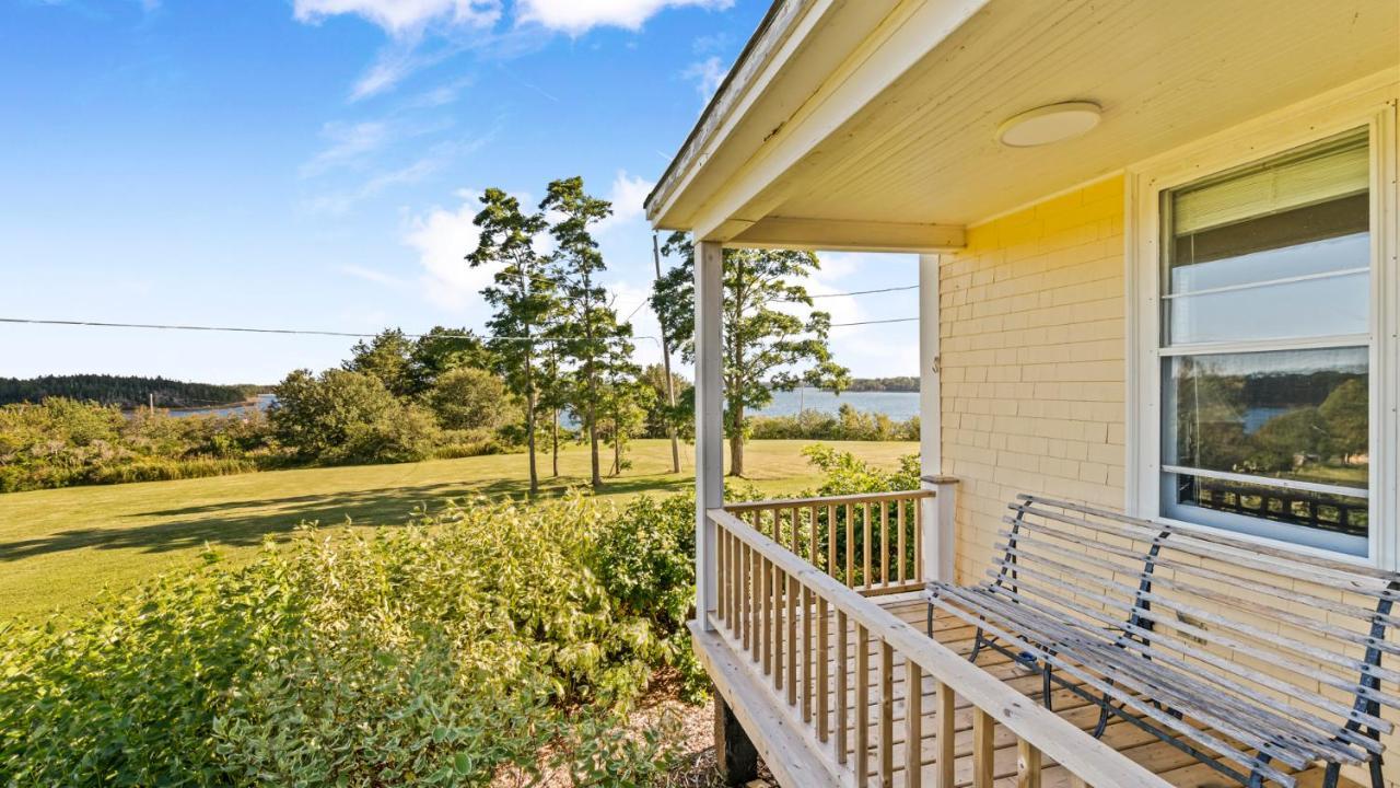Bayview Pines Country Inn B&B Mahone Bay Bagian luar foto