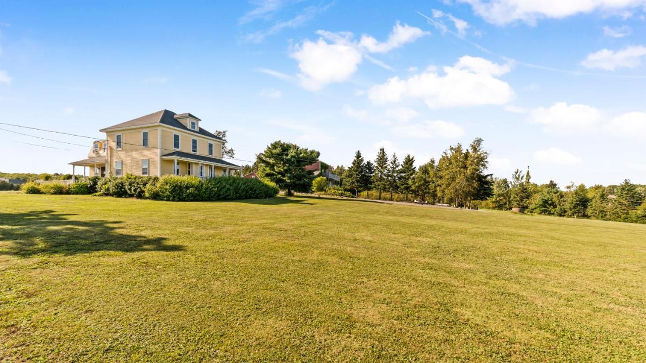 Bayview Pines Country Inn B&B Mahone Bay Bagian luar foto