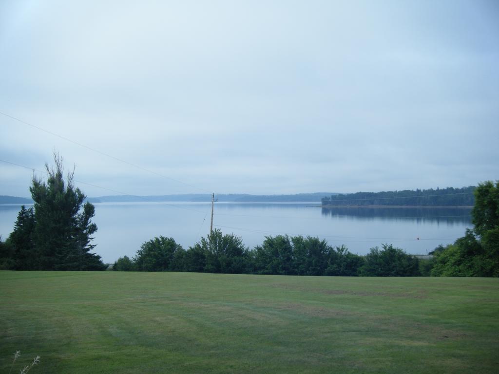 Bayview Pines Country Inn B&B Mahone Bay Bagian luar foto