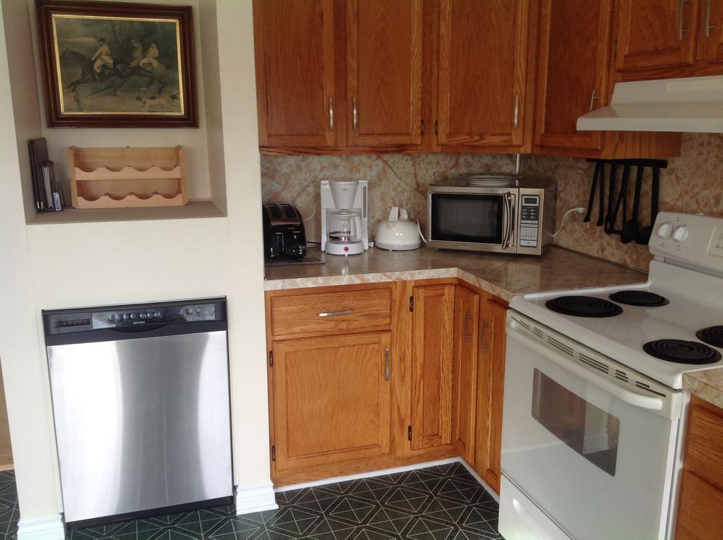 Bayview Pines Country Inn B&B Mahone Bay Bagian luar foto