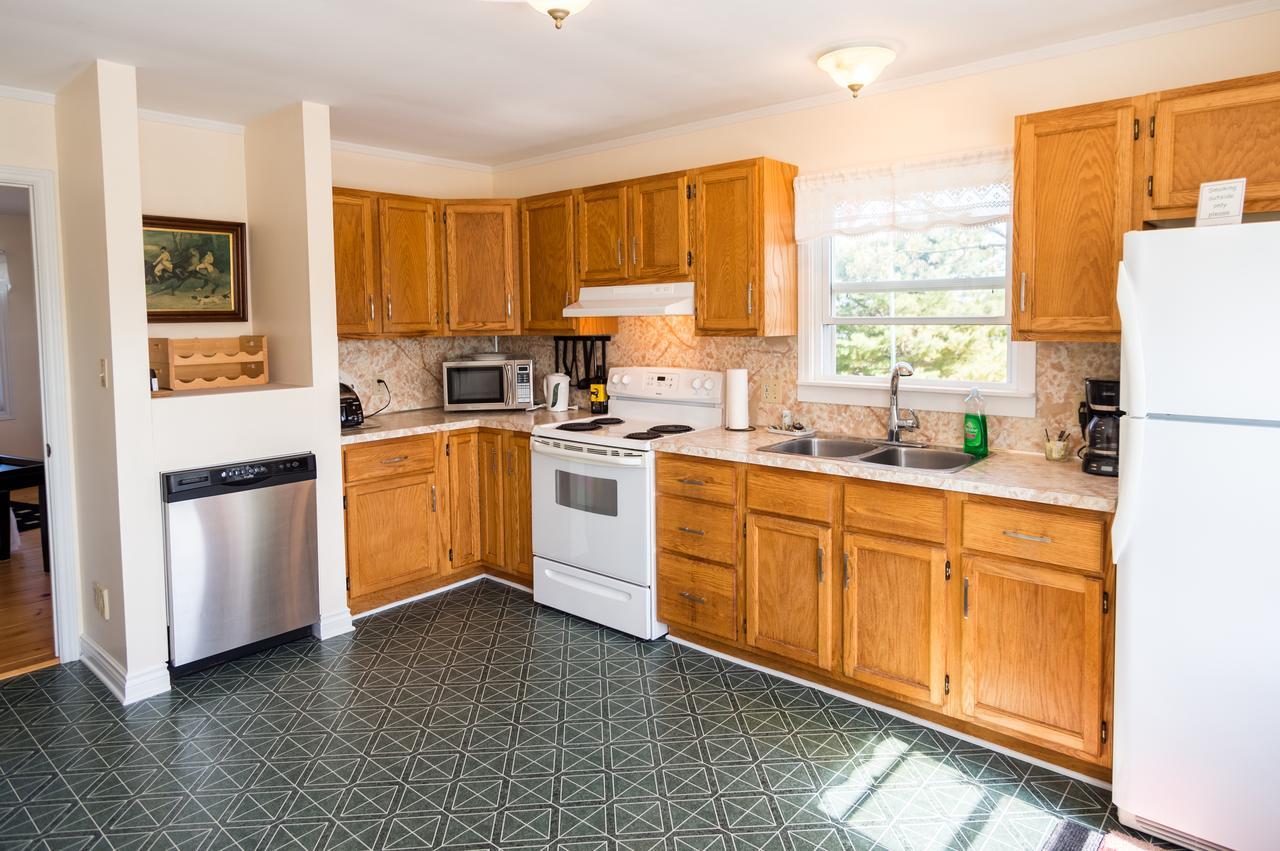 Bayview Pines Country Inn B&B Mahone Bay Bagian luar foto