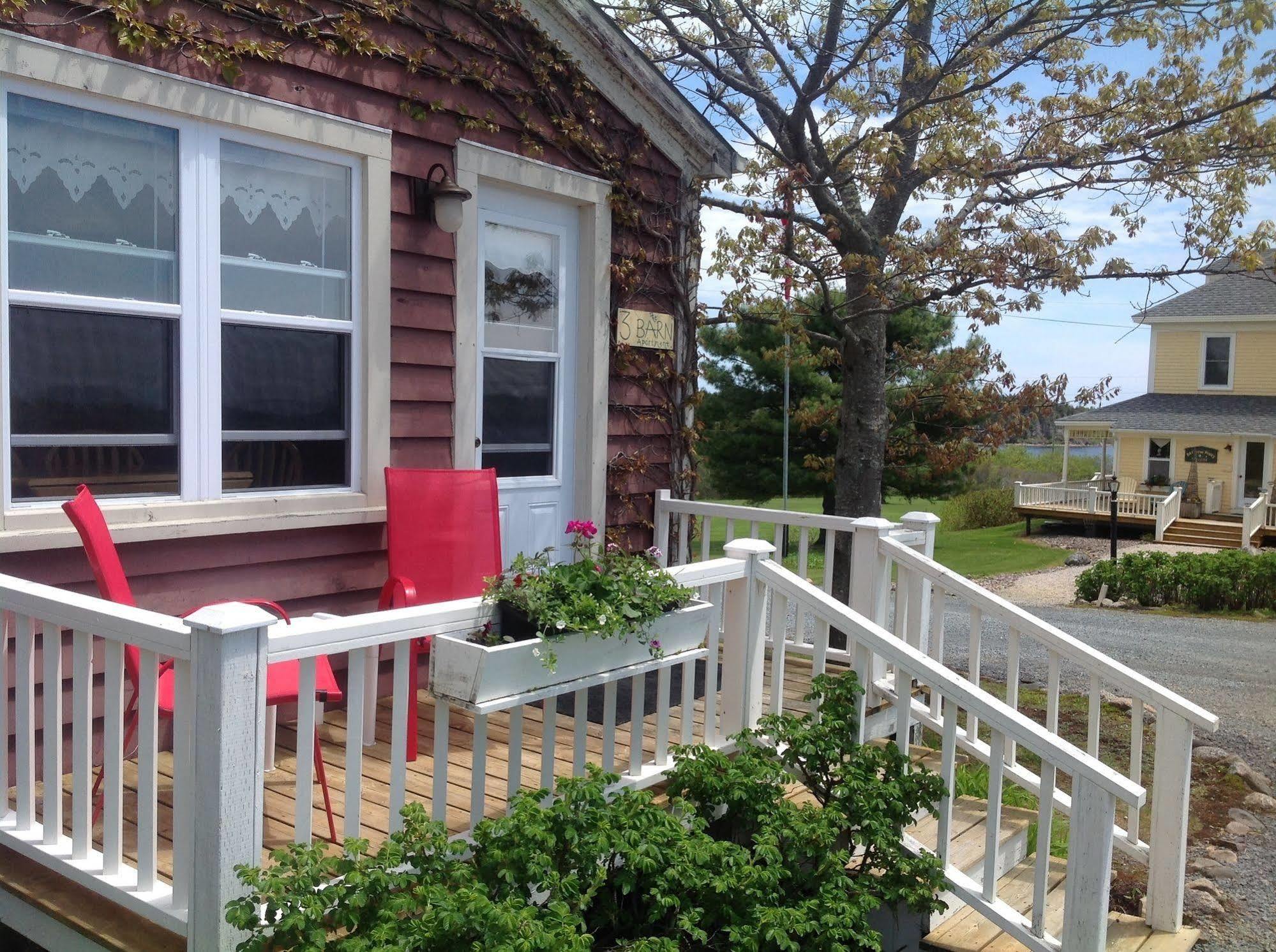 Bayview Pines Country Inn B&B Mahone Bay Bagian luar foto